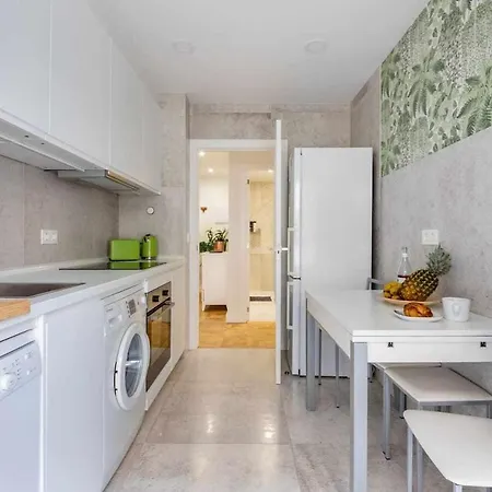 New Amara Friends & Families Parking サン・セバスティアン