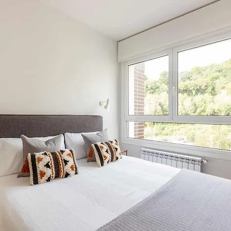 New Amara Friends & Families Parking アパート サン・セバスティアン