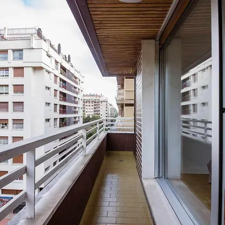 New Amara Friends & Families Parking アパート