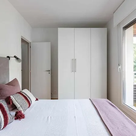 New Amara Friends & Families Parking アパート *