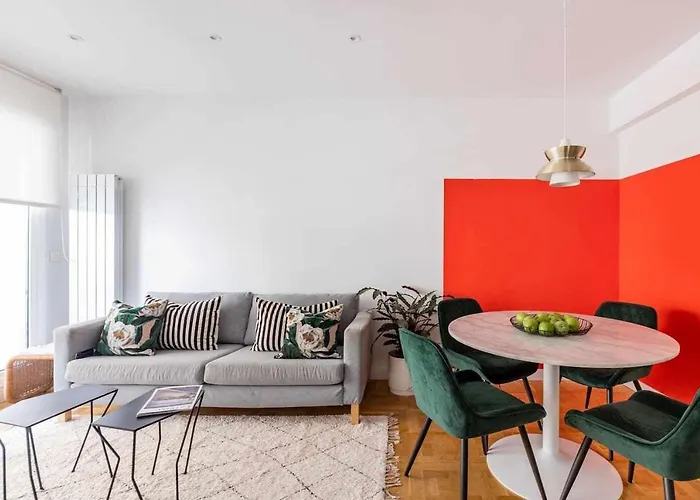 New Amara Friends & Families Parking 公寓