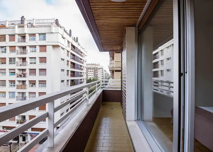 New Amara Friends & Families Parking 公寓