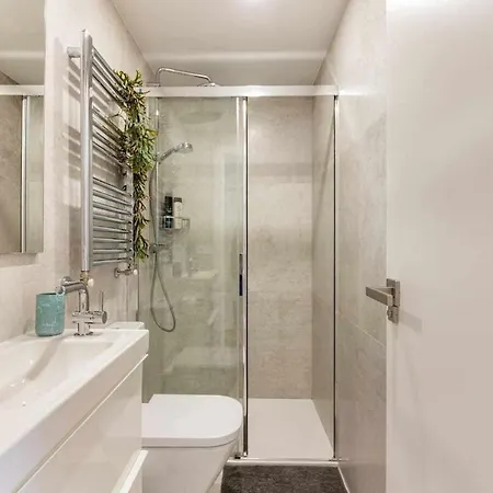 Lägenhet New Amara Friends & Families Parking